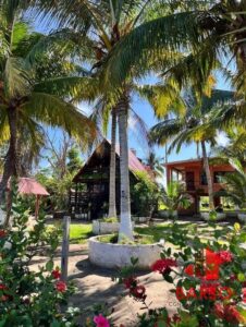 Terreno en venta con cabaña; Barra de Cazones, Veracruz