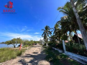 Terreno en venta con cabaña; Barra de Cazones, Veracruz